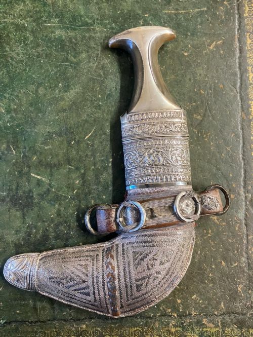 tribal art finely decorated silver clad omani jambiya dagger with horn hilt - CATEGORY: ANTIQUE MISCELLANEOUS - DATED 1900
