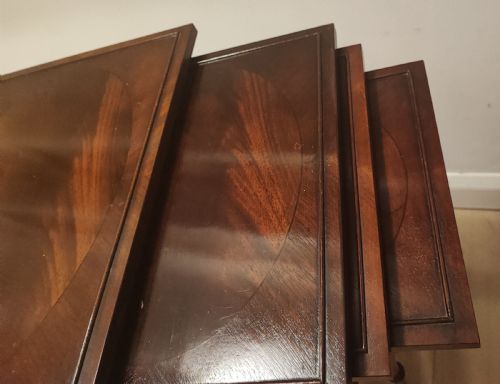 MAHOGANY QUARTETO OF TABLES IN THE GEORGE III STYLE - ADDITIONAL PHOTO 13