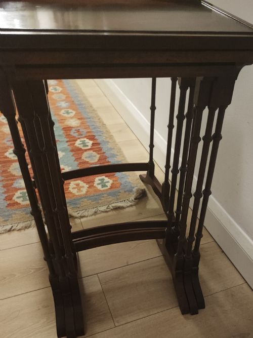 MAHOGANY QUARTETO OF TABLES IN THE GEORGE III STYLE - ADDITIONAL PHOTO 14