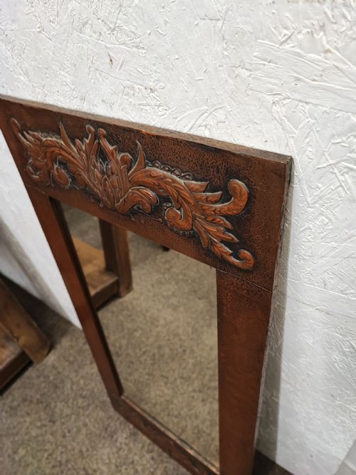 AN ANTIQUE ARTS AND CRAFTS COPPER FRAMED MIRROR - ADDITIONAL PHOTO 1