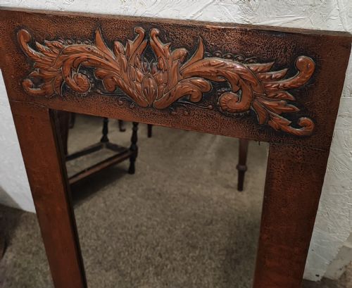 AN ANTIQUE ARTS AND CRAFTS COPPER FRAMED MIRROR - ADDITIONAL PHOTO 3