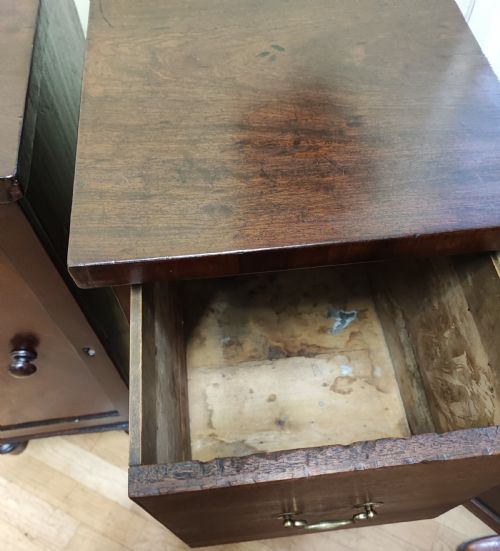 A PAIR OF REGENCY MAHOGANY BEDSIDE CABINETS - ADDITIONAL PHOTO 9
