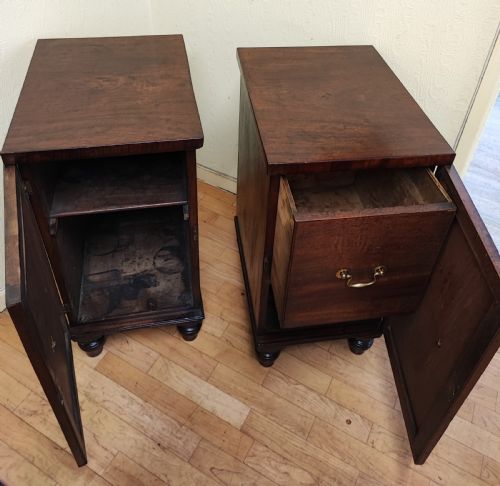 A PAIR OF REGENCY MAHOGANY BEDSIDE CABINETS - ADDITIONAL PHOTO 11