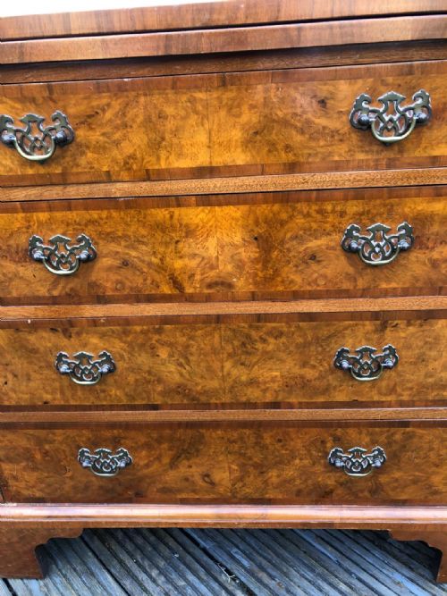 AN QUALITY ANTIQUE WALNUT CHEST OF DRAWERS - ADDITIONAL PHOTO 8