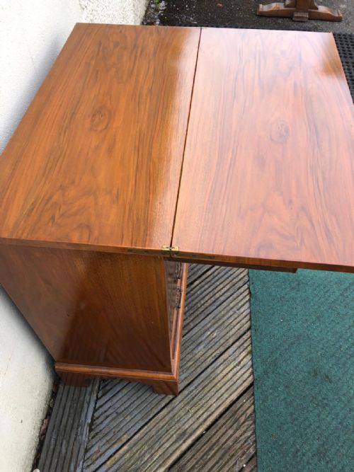 AN QUALITY ANTIQUE WALNUT CHEST OF DRAWERS - ADDITIONAL PHOTO 19