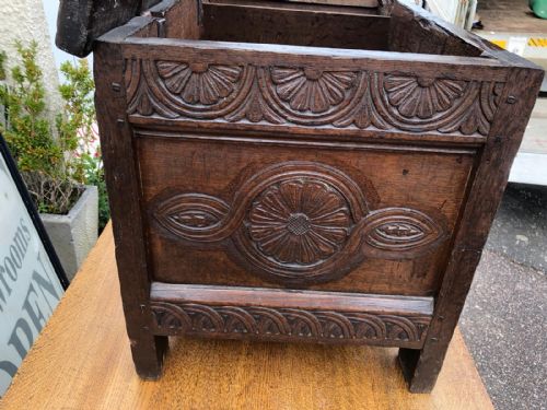 17C CARVED OAK COFFER - ADDITIONAL PHOTO 5