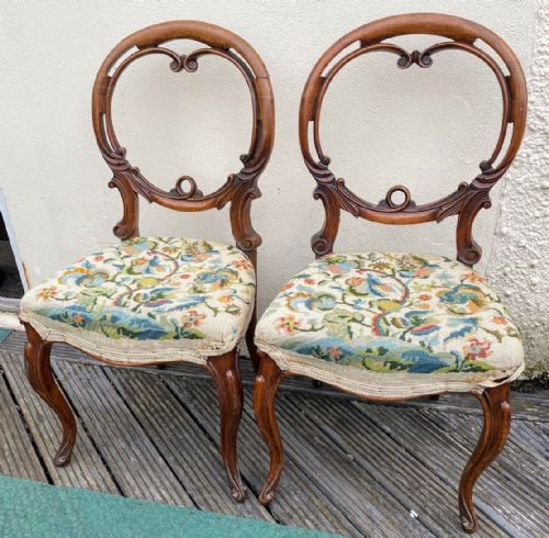 a victorian pair of carved walnut and needlework dining chairs - CATEGORY: ANTIQUE CHAIRS - DATED VICTORIAN