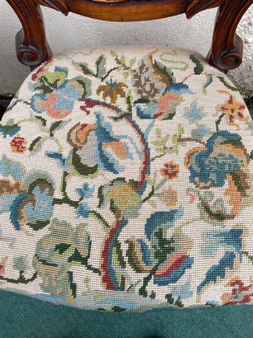 A VICTORIAN PAIR OF CARVED WALNUT AND NEEDLEWORK DINING CHAIRS - ADDITIONAL PHOTO 2