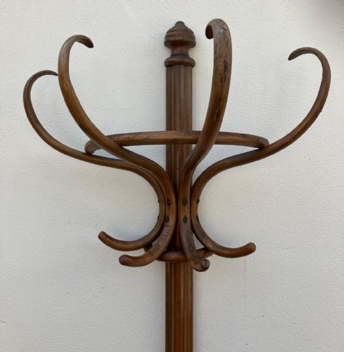 AN UNUSUAL ANTIQUE AGAINST THE WALL BENTWOOD COAT STAND - ADDITIONAL PHOTO 3