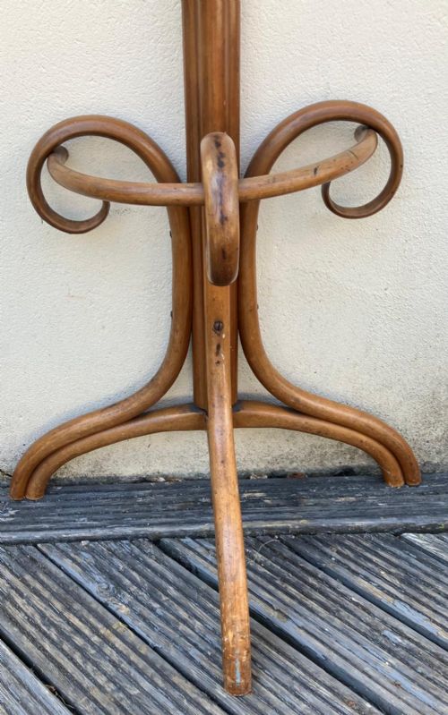 AN UNUSUAL ANTIQUE AGAINST THE WALL BENTWOOD COAT STAND - ADDITIONAL PHOTO 5