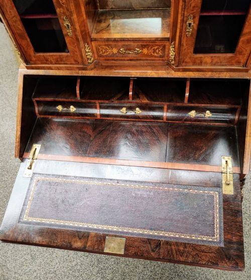SUPERB VICTORIAN LADIES BURR WALNUT DESK - ADDITIONAL PHOTO 2