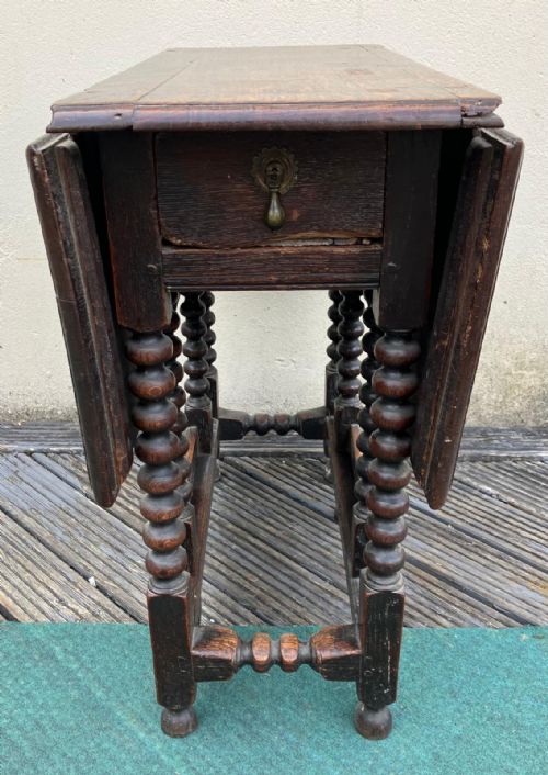 17C SMALL OAK GATELEG TABLE - ADDITIONAL PHOTO 4