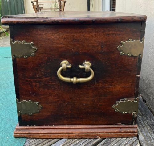 EARLY GEORGIAN TEAK COLONIAL BRASS BOUND TRUNK - ADDITIONAL PHOTO 6