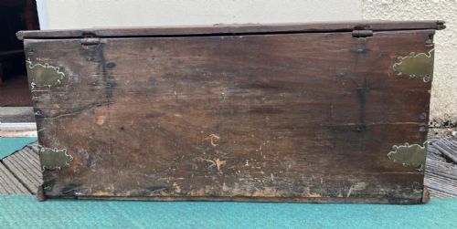 EARLY GEORGIAN TEAK COLONIAL BRASS BOUND TRUNK - ADDITIONAL PHOTO 9