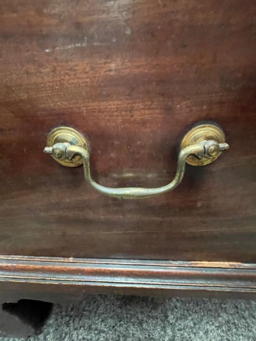 CHARMING GEORGIAN MAHOGANY CHEST ON CHEST OF SMALL PROPORTION - ADDITIONAL PHOTO 10