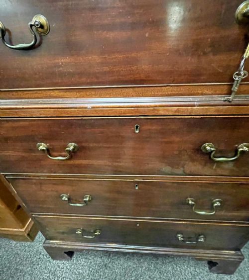 CHARMING GEORGIAN MAHOGANY CHEST ON CHEST OF SMALL PROPORTION - ADDITIONAL PHOTO 17