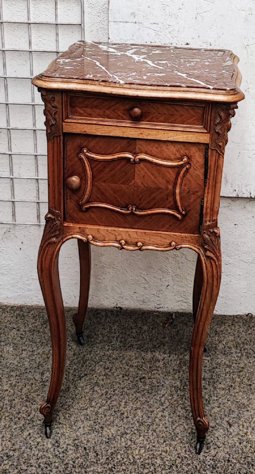 AN ANTIQUE MATCHED PAIR OF FRENCH MARBLE TOP BEDSIDE CABINETS - ADDITIONAL PHOTO 12
