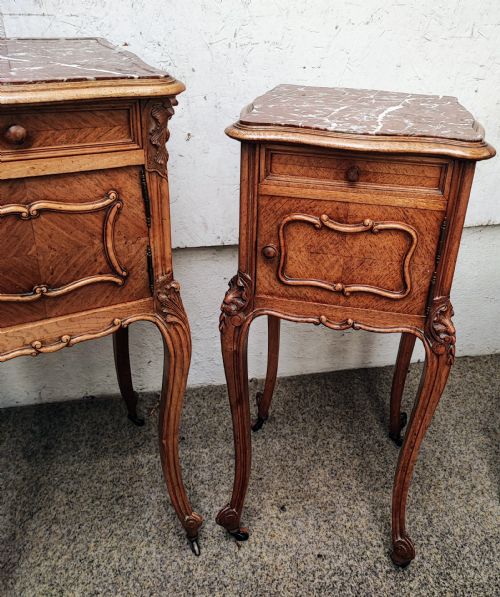 AN ANTIQUE MATCHED PAIR OF FRENCH MARBLE TOP BEDSIDE CABINETS - ADDITIONAL PHOTO 15
