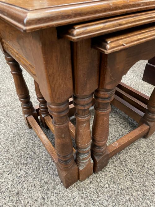 SOLID OAK NEST OF 3 TABLES - ADDITIONAL PHOTO 2