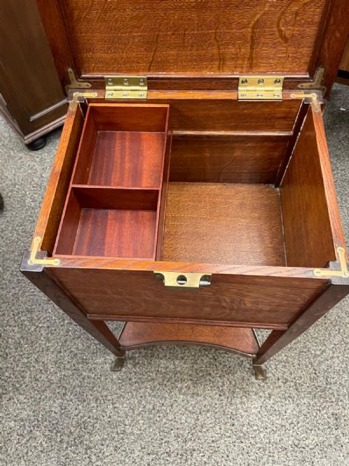 GOOD ART'S AND CRAFTS OAK AND BRASS WORK BOX - ADDITIONAL PHOTO 1