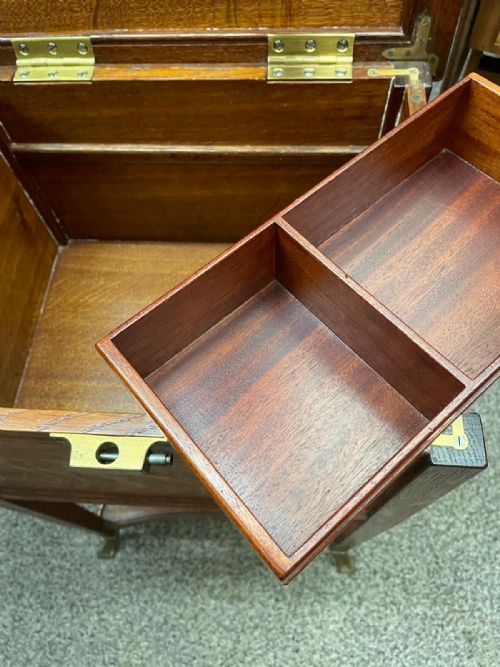 GOOD ART'S AND CRAFTS OAK AND BRASS WORK BOX - ADDITIONAL PHOTO 10