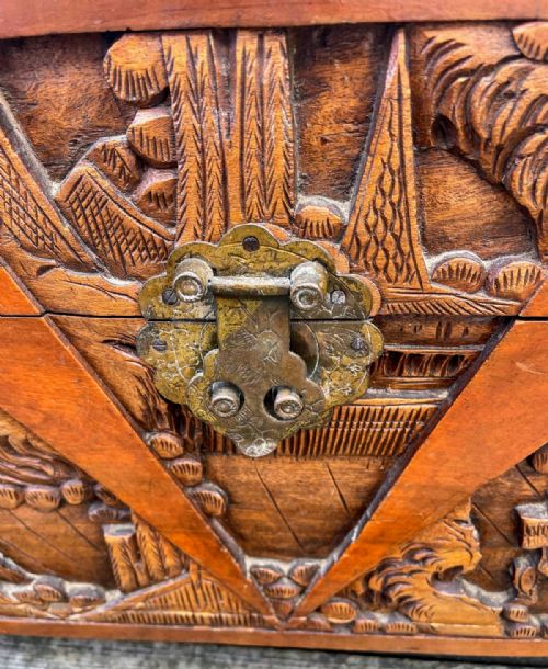 ANTIQUE SMALL CARVED CAMPHOR WOOD TRUNK - ADDITIONAL PHOTO 4