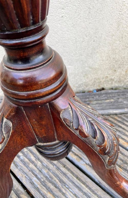 ANTIQUE CARVED MAHOGANY TORCHERE IN THE GEORGE III STYLE - ADDITIONAL PHOTO 2