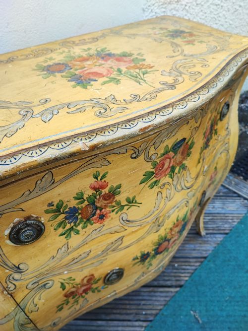 ANTIQUE PAINTED ITALIAN VENETIAN COMMODE - ADDITIONAL PHOTO 3