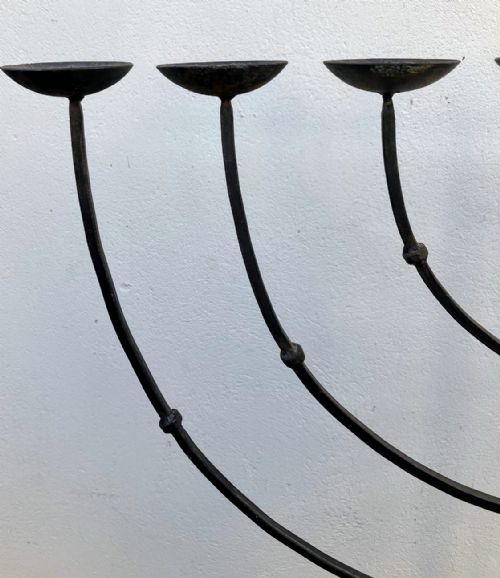 A CAST IRON HANUKKAH MENORAH TALL CANDLE STAND - ADDITIONAL PHOTO 3