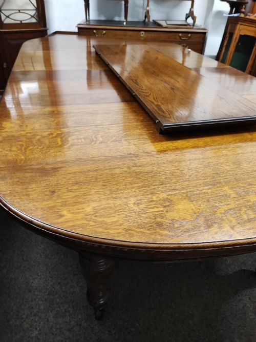 LARGE 3 LEAF VICTORIAN OAK EXTENDING TABLE - ADDITIONAL PHOTO 5