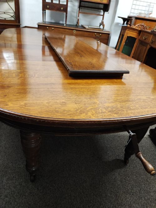 LARGE 3 LEAF VICTORIAN OAK EXTENDING TABLE - ADDITIONAL PHOTO 7