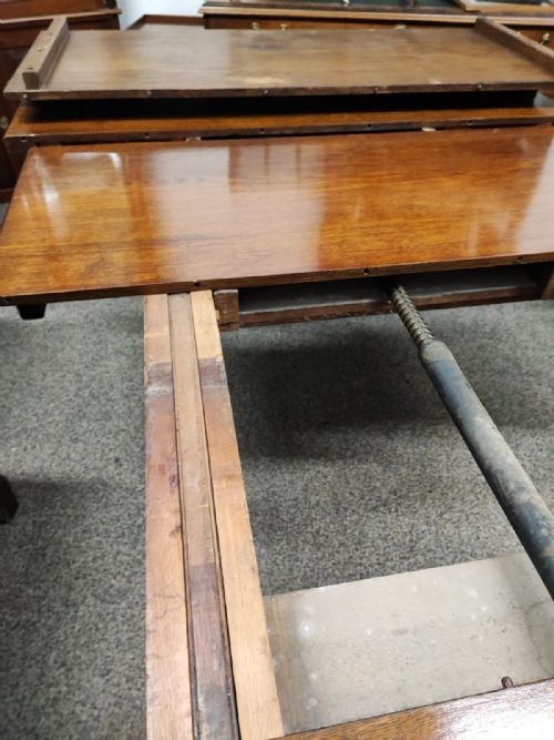 LARGE 3 LEAF VICTORIAN OAK EXTENDING TABLE - ADDITIONAL PHOTO 8