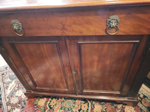 ANTIQUE MAHOGANY 2 DOOR SIDE CABINET OR CHIFFONIER - ADDITIONAL PHOTO 10