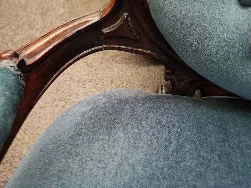 VICTORIAN ROSEWOOD CAMEO BACK SOFA - ADDITIONAL PHOTO 3