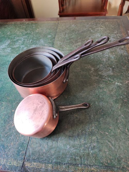 AN ANTIQUE SET OF 5 FRENCH GRADUATED COPPER AND IRON PANS - ADDITIONAL PHOTO 15