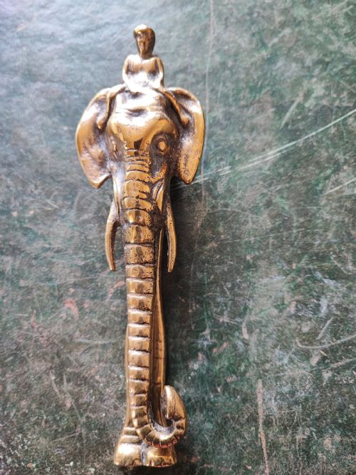 a victorian brass elephant door knocker - CATEGORY: ANTIQUE MISCELLANEOUS - DATED VICTORIAN