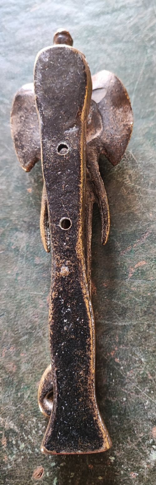 A VICTORIAN BRASS ELEPHANT DOOR KNOCKER - ADDITIONAL PHOTO 2