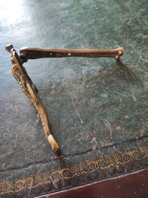 A VICTORIAN BRASS ELEPHANT DOOR KNOCKER - ADDITIONAL PHOTO 4