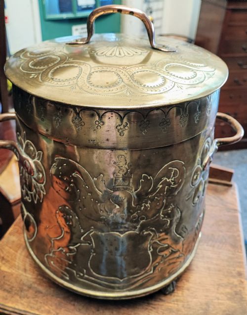 ANTIQUE BRASS ARMORIAL LOG OR CALL BIN - ADDITIONAL PHOTO 7