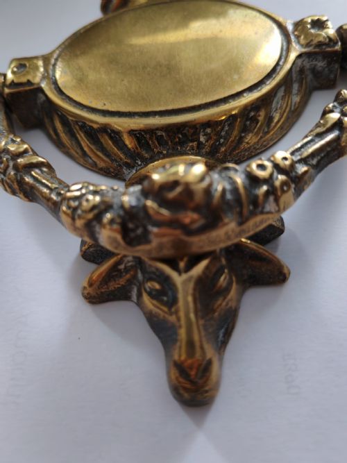 ANTIQUE BRASS DOOR KNOCKER IN THE CLASSIC STYLE - ADDITIONAL PHOTO 1