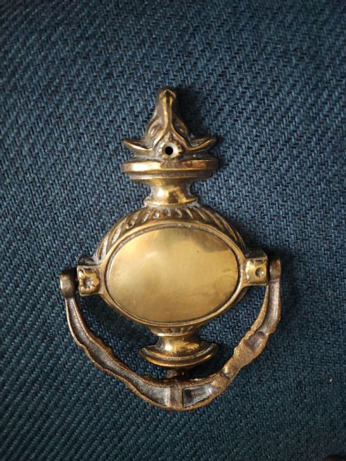 ANTIQUE BRASS DOOR KNOCKER IN THE CLASSIC STYLE - ADDITIONAL PHOTO 2