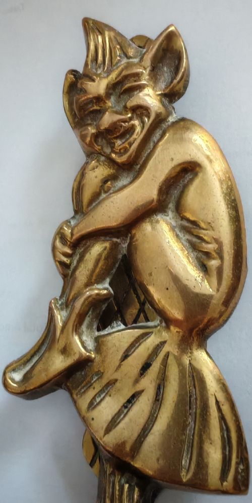 VICTORIAN BRASS DOOR KNOCKER DEPICTING AN ELF - ADDITIONAL PHOTO 1