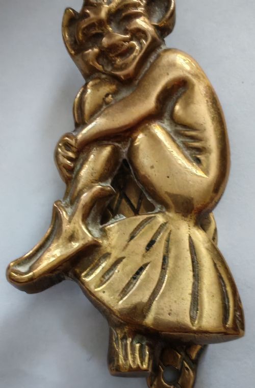VICTORIAN BRASS DOOR KNOCKER DEPICTING AN ELF - ADDITIONAL PHOTO 3