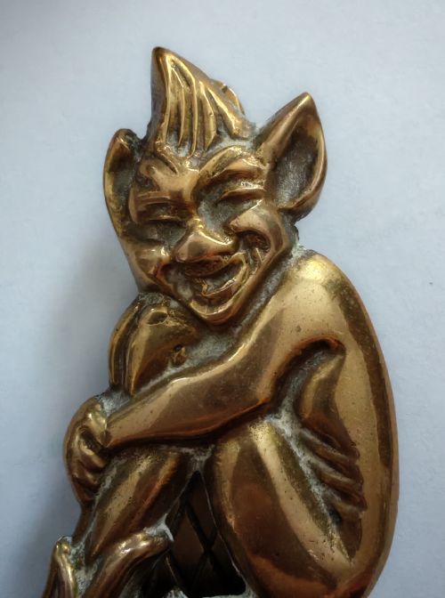 VICTORIAN BRASS DOOR KNOCKER DEPICTING AN ELF - ADDITIONAL PHOTO 4