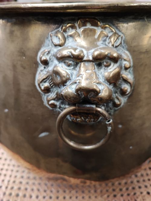 ANTIQUE LARGE BRASS ARMORIAL JARDINIERE - ADDITIONAL PHOTO 3