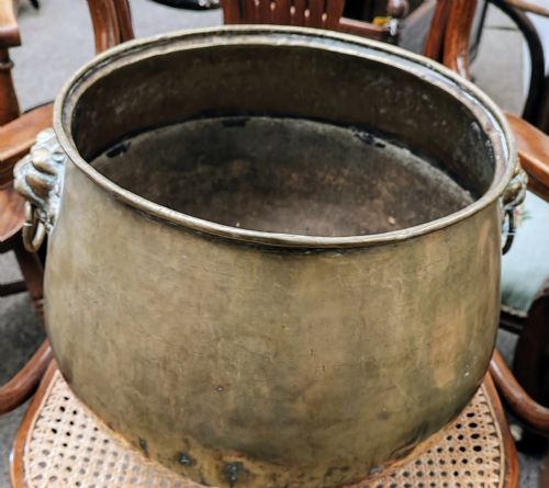 ANTIQUE LARGE BRASS ARMORIAL JARDINIERE - ADDITIONAL PHOTO 4