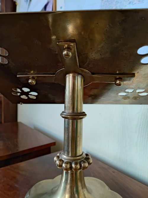 FABULOUS QUALITY 19C BRASS TABLE LECTURN OR READING STAND IN THE GOTHIC TASTE - ADDITIONAL PHOTO 1