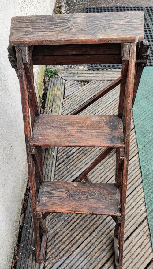 ANTIQUE SET OS PANTRY OR HOUSEHOLD STEPS - ADDITIONAL PHOTO 2