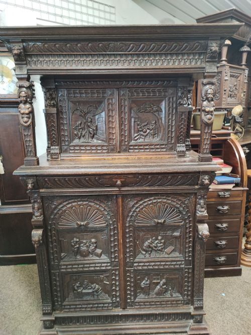 19C CARVED OAK 4 DOOR CUPBOARD - ADDITIONAL PHOTO 2