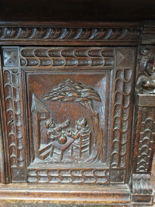 19C CARVED OAK 4 DOOR CUPBOARD - ADDITIONAL PHOTO 4